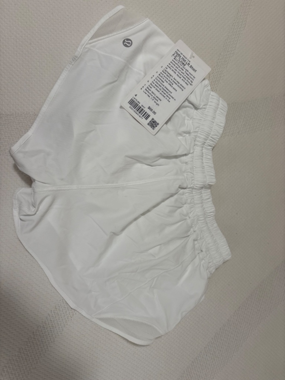 NWT Lululemon Hotty Hot Shorts 2.5'' Low-Rise Size 4 White